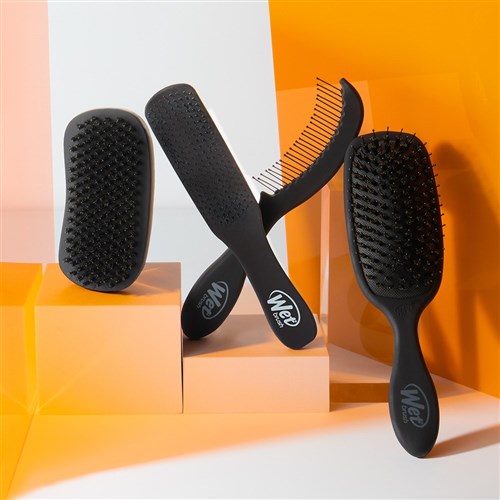 WetBrush Mens Shine Enhancer Black